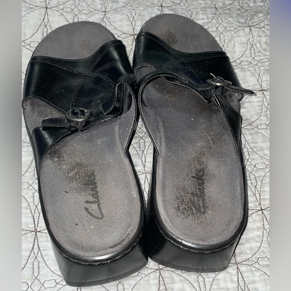 Clark’s black sandals size 9M. Worn. - Picture 2 of 4